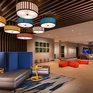 Hotel Glō Western Airport West
