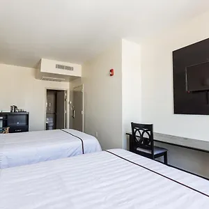 *** Hotel Astoria Laguardia United States